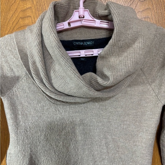 Cynthia Rowley 100% Merino Wool Cowl Neck Tunic Sweater Black and Tan Medium - Picture 3 of 7